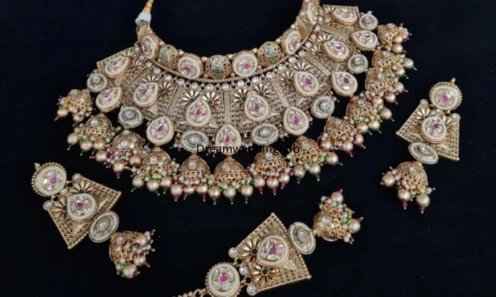 PARIVAR JEWELLERS 